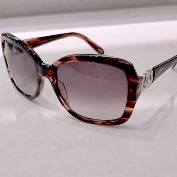 Tiffany & Co sunglasses - Picture 1 of 16